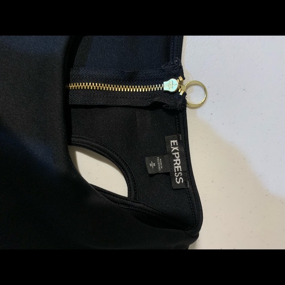 Express Crop Tank - Picture 2 of 3